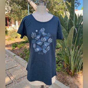 NWT Global Culture "New Zealand fantail" graphic t-shirt - size M